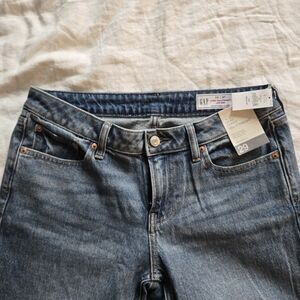 NWT GAP Women's Classic Blue Straight Leg Jeans